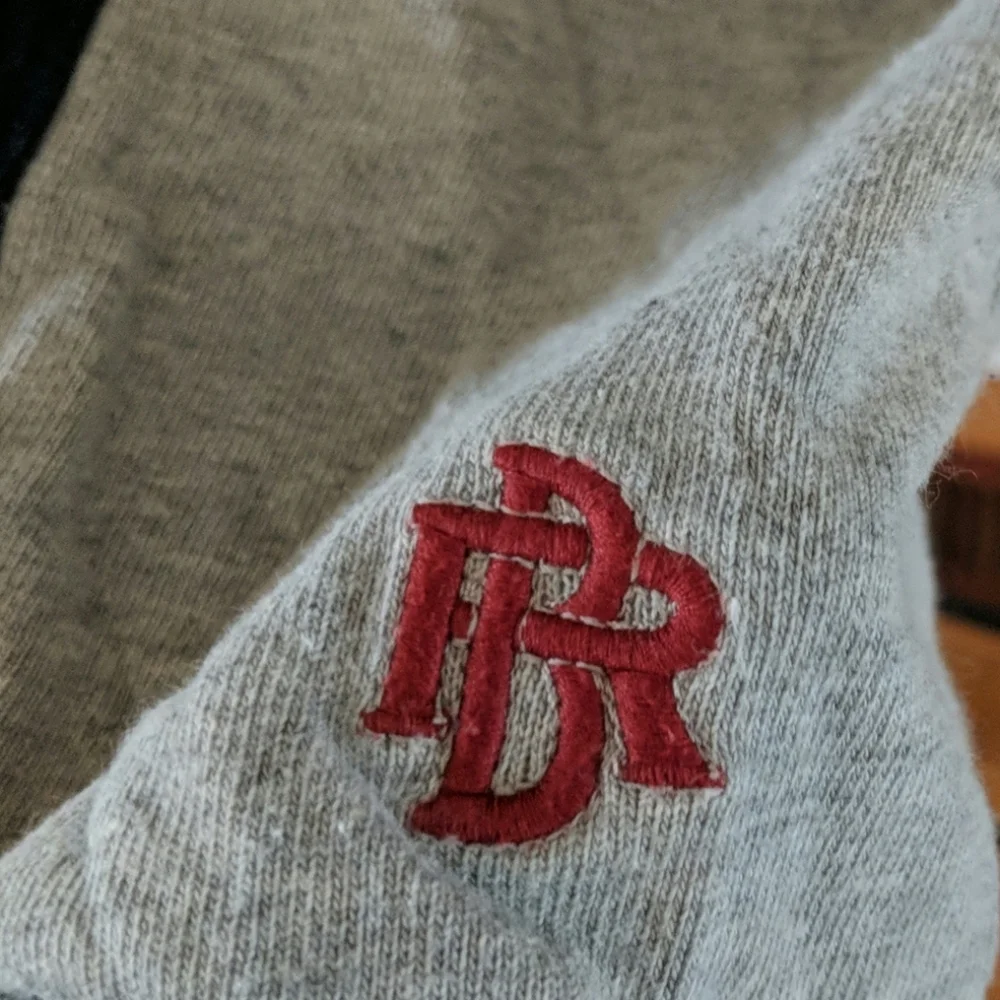 Banana Republic v-neck sweatshirt size medium